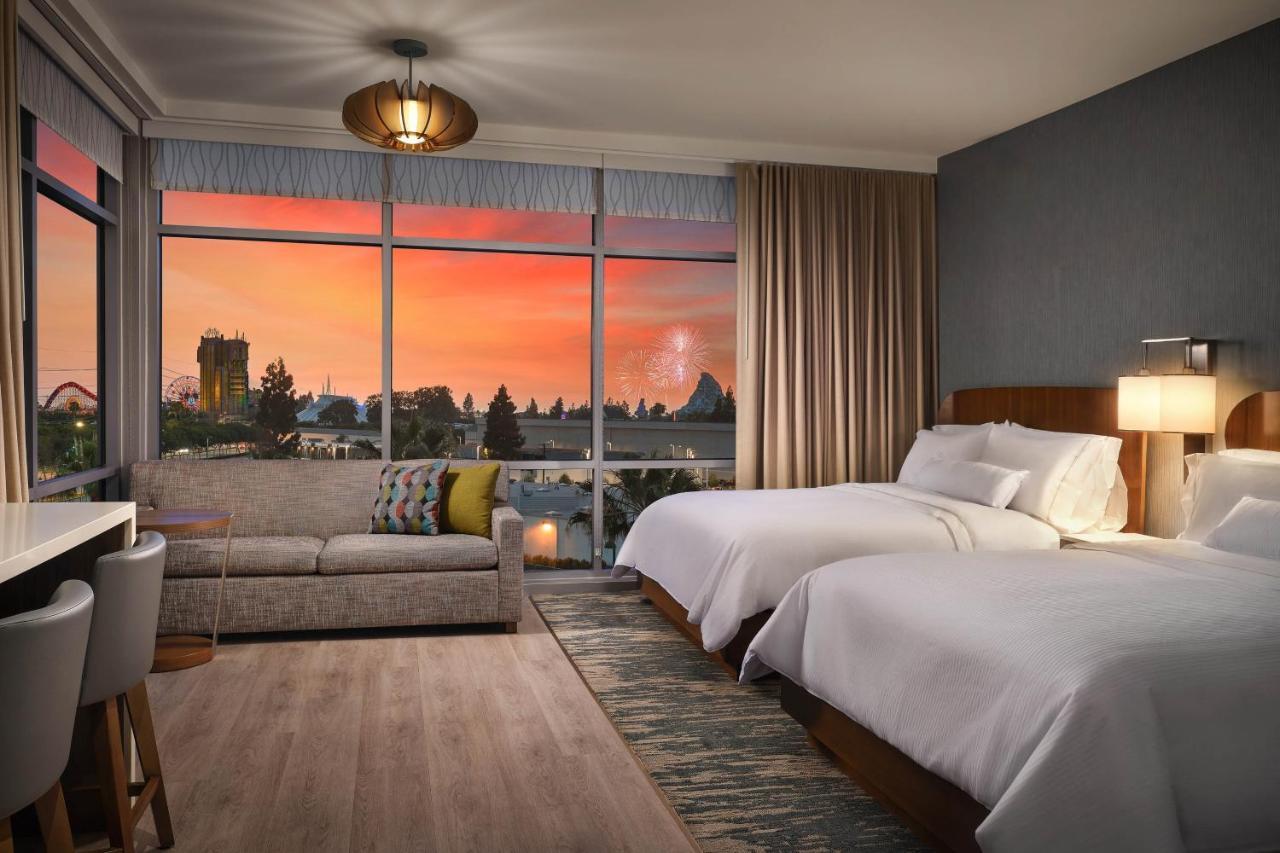 Element Convention Center Hotel 3*
